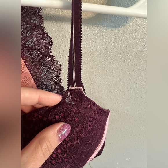 Date Push Up Lace Front-Closure Bra in Burgundy 34DD - Picture 5 of 9